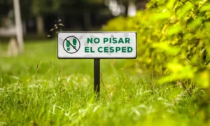 Cartel informativo pequeño