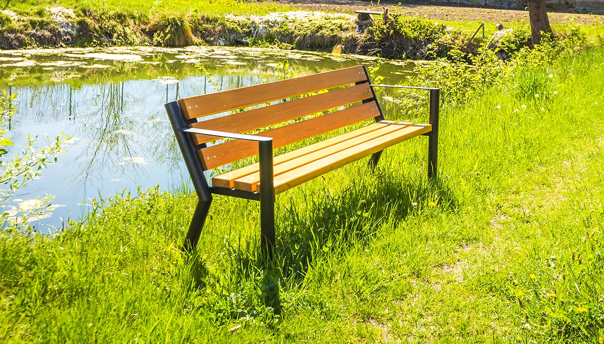 Efectos del sol sobre los bancos y muebles de jardín