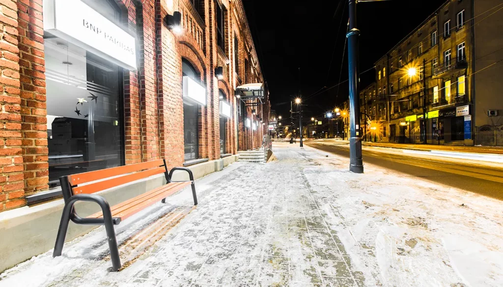 Agentes 007: lluvia y viento – licencia para dañar tus muebles de madera