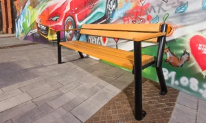 Banco Gladiador con reposabrazos de madera