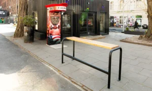 Banco resistente de acero WPC