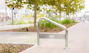 Aparcabicicletas U Pro oblicuo